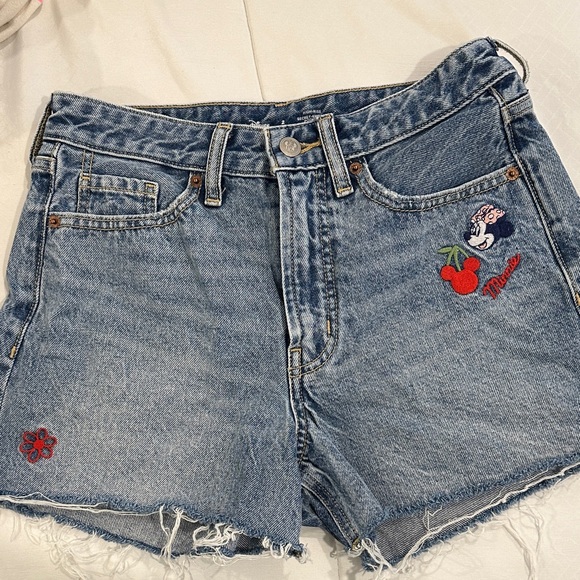 Old Navy x Disney high waisted jean cut off shorts sz2 - Picture 4 of 6